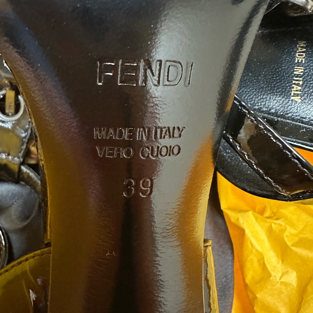 Fendi Black Patent Leather Heeled Sandals with Tortoiseshell Buckle - Picture 3 of 9